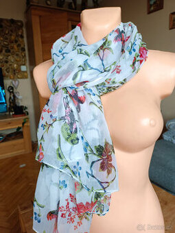 Květovaná šálka Orsay