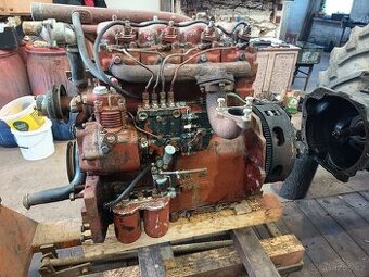 zetor 72 diferenciál portály motor nádrž diferenciál portál