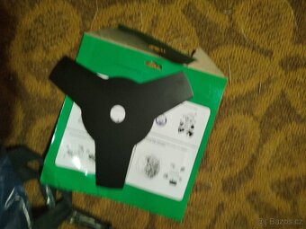 Krovinorez zn. Fieldmann