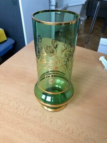 Skleněná váza se zlatým zdobením - zelená