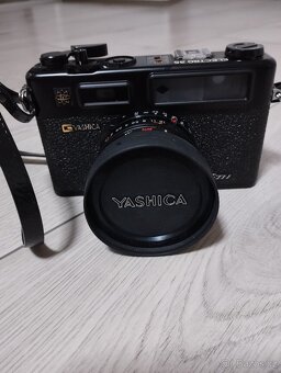 Yashica electro 35 GTN + stativ+blesk+brašna na fotoaparát