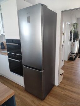 Zánovní chladnička Samsung s mrazákem 390l RB38C676CS9/EF