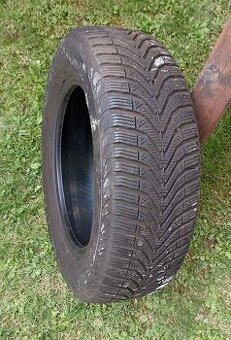 prodám 1 kus zimní pneu Vedestein 195/65R15-017