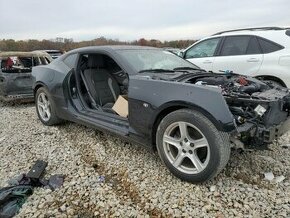Chevrolet Camaro 3.6 2017 není kompletní