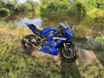 Yamaha R6