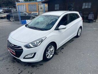 HYUNDAI i30 KOMBI 1.6i DOHC 16V 88KW 1Majitel ČR 2014