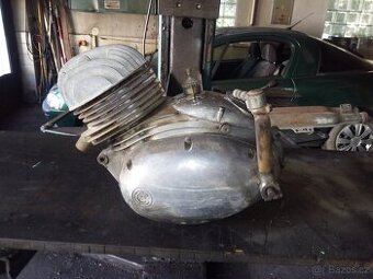 Motor ČZ 125
