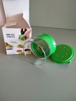 Ruční kráječ na zeleninu