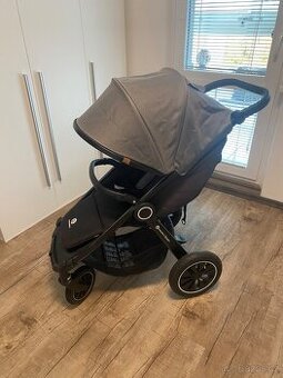 Sportovní kočárek PETITE&MARS