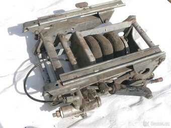 Prodám nějaký těžký nosník do zadních šavlí hydraul. traktor