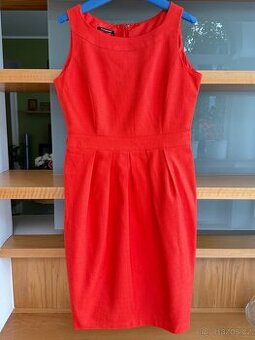 Pouzdrové šaty - velikost M - nové