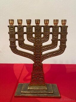 Starý mosazný židovský svícen 7ramenný