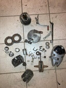 Jawa 50 / 20 / 21 / 23 Pionýr , Mustang