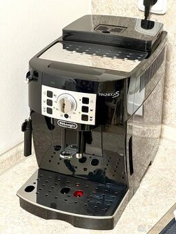 DeLonghi Magnifica S - výborný stav