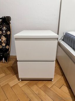 Noční stolek (2 zásuvky) – IKEA MALM, bílý, 40×55 cm