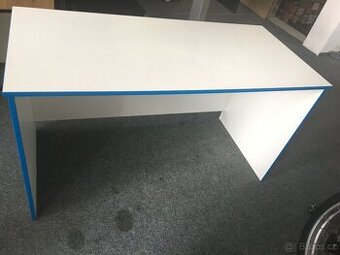 Kancelářský stůl