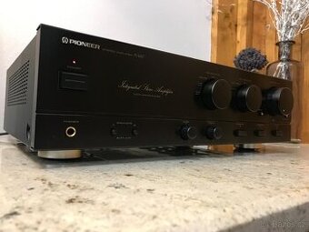 Pioneer A-447 Top stav