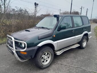 Nissan terrano nová STK 7míst klimatizace šnorchl