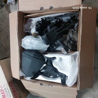 Prodám díly Yamaha YZF R1 Rn12 a Rn14 Big Bang