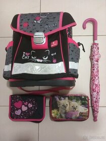 Školní aktovka + pouzdra + deštník