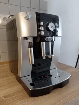 Delonghi Magnifica S automatický espresso kávovar