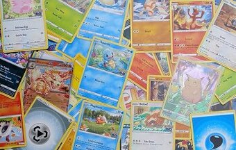 10 000 ORIGINÁLNÍCH POKÉMON KARET