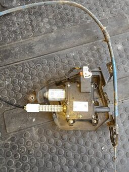 Peugeot 5008 /3008 ruční brzda