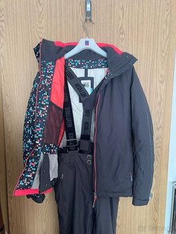 Dámská lyžařská souprava rakouské značky Heavy Tools