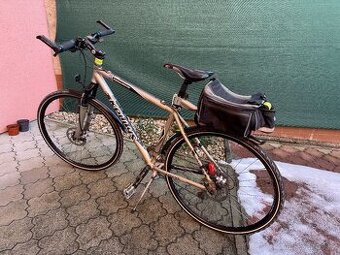 Pánské a dámské trekingové kolo