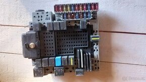 Pojistková skříň volvo xc70 p2 2003