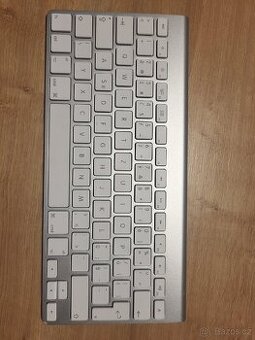 Apple bezdrátová klávesnice