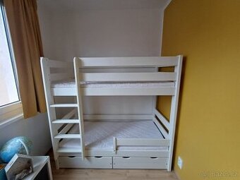 Dětská dvoupatrová postel