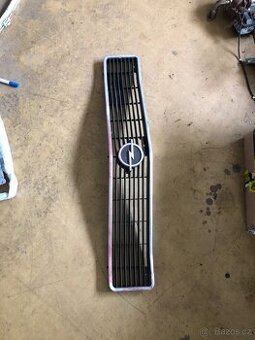 Opel Ascona A přední maska