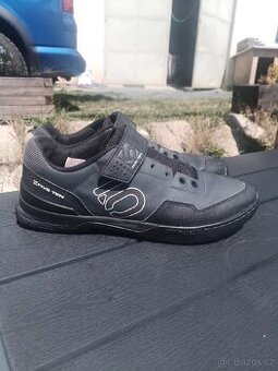 Prodám cyklistické tretry five-ten.