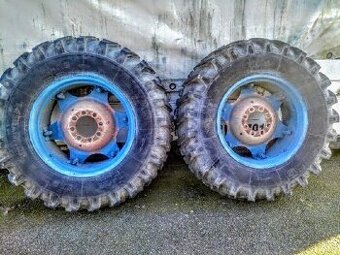 16,9-28.Dvě obutá kola  Zetor Mitas Td 13