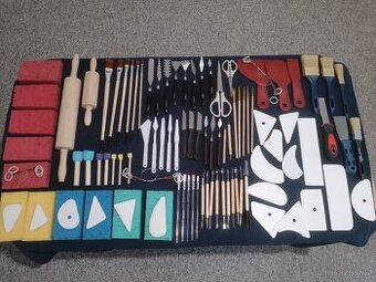 Potřeby pro hrnčířský kruh a keramiku