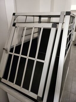 velký přepravní box na psa, bouda