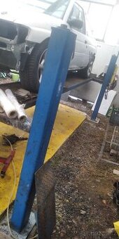 Čtyřsloupový zvedák  2000kg německé výroby