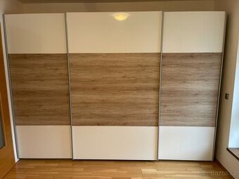 Šatní skříň top stav