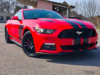 Ford Mustang 5.0 GT V8 Manuál