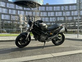 Ducati Monster 696 - 1