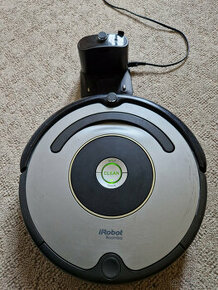 Robotický vysavač iRobot Roomba 616 - nefunkční