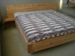 Nová smrková masivní dřevěná postel manželská