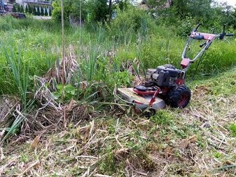 Sekání trávy, ceny od 1,2Kč/m2