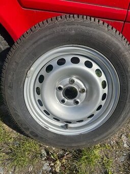 VW Škoda rezerva 5x112 s pneu 195/65/15.