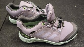 Dětská sportovní obuv adidas