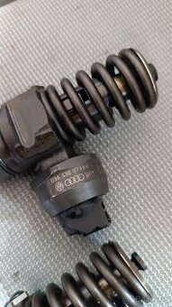 vstřikovače 2.0tdi 103kW 038130073BQ 0414720312 - 1