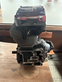 Prodám motor Harley Davidson rv.2006 1450 najeto 6500km - 1