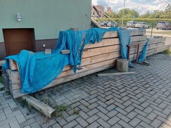 Dřevěné trámy
