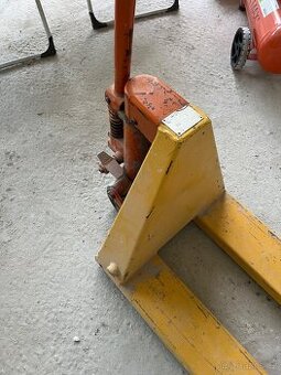 Paletový vozík